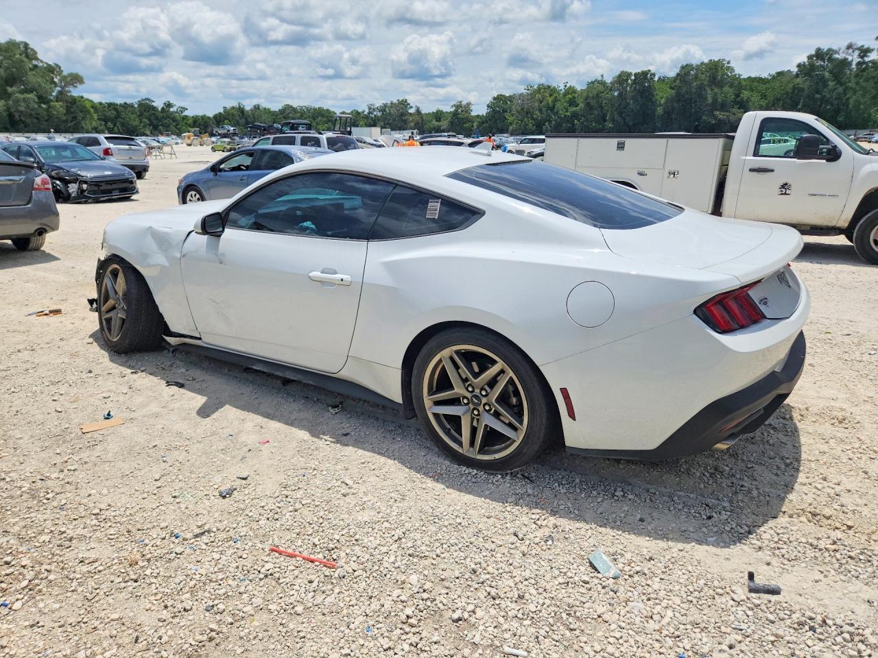 2024 Ford Mustang - Фото 2