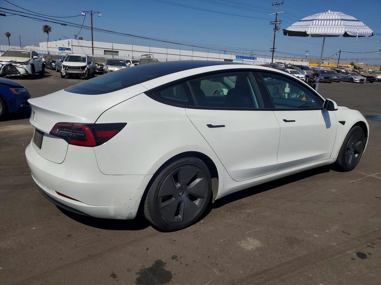 2023 Tesla Model 3 - Фото 3