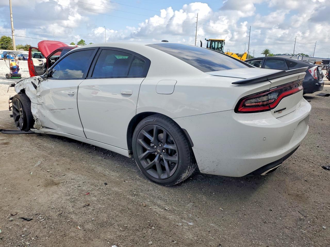 2022 Dodge Charger Sxt - Image 2