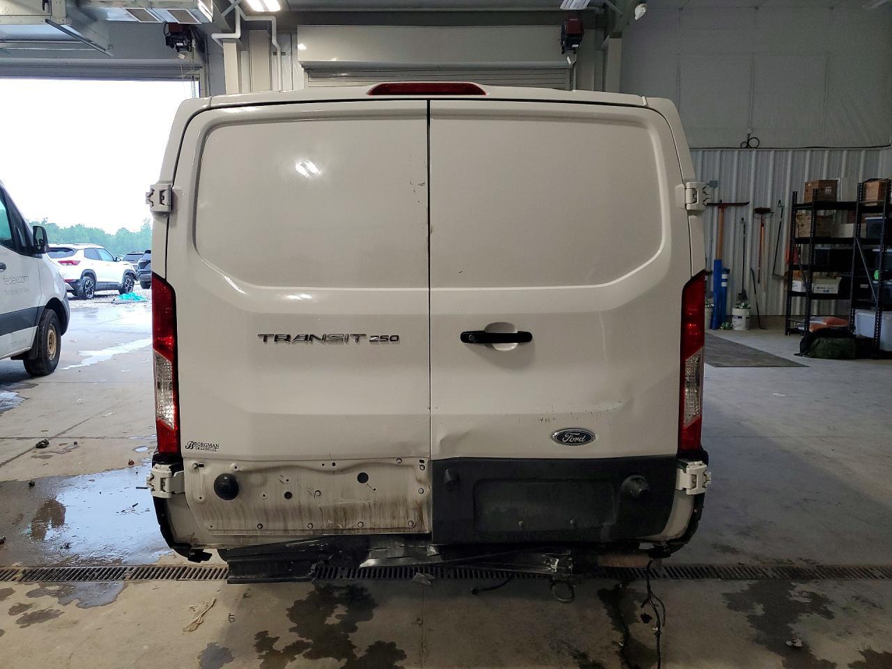 2024 Ford Transit T-250 - Фото 6