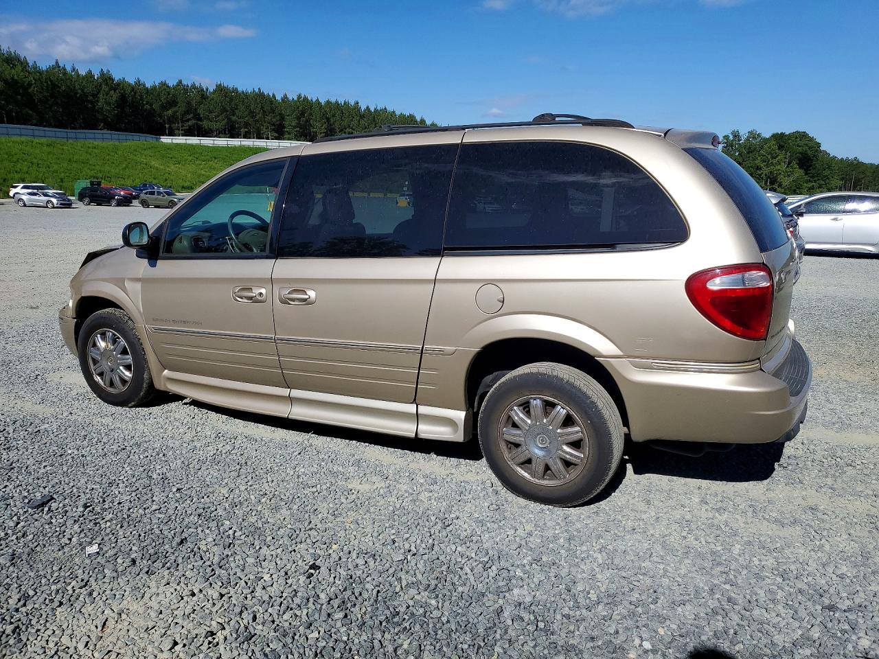 2007 Chrysler Town & Country Limited - Image 2