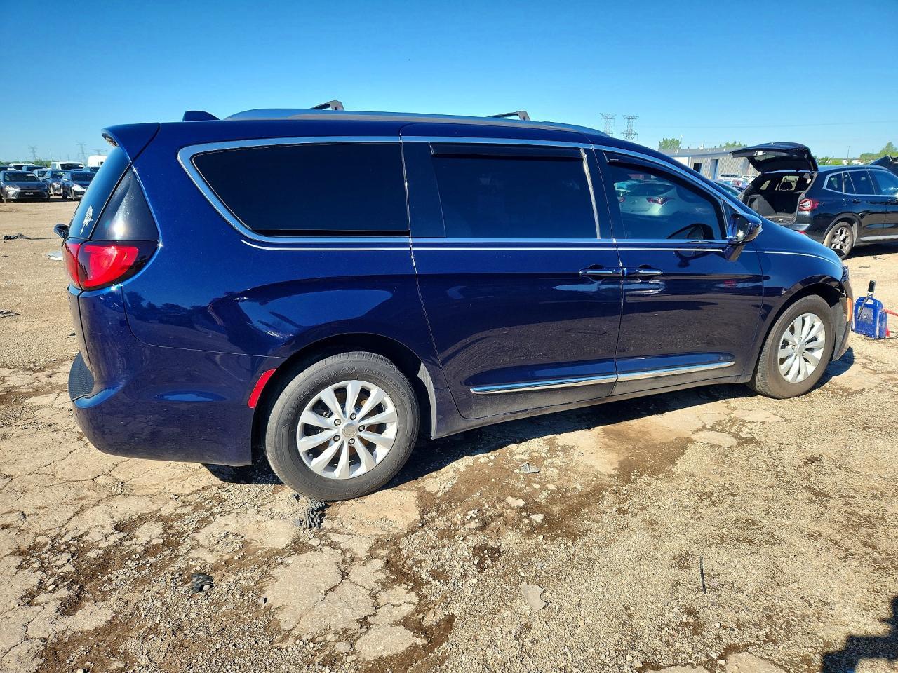 2018 Chrysler Pacifica Touring L Plus - Image 3