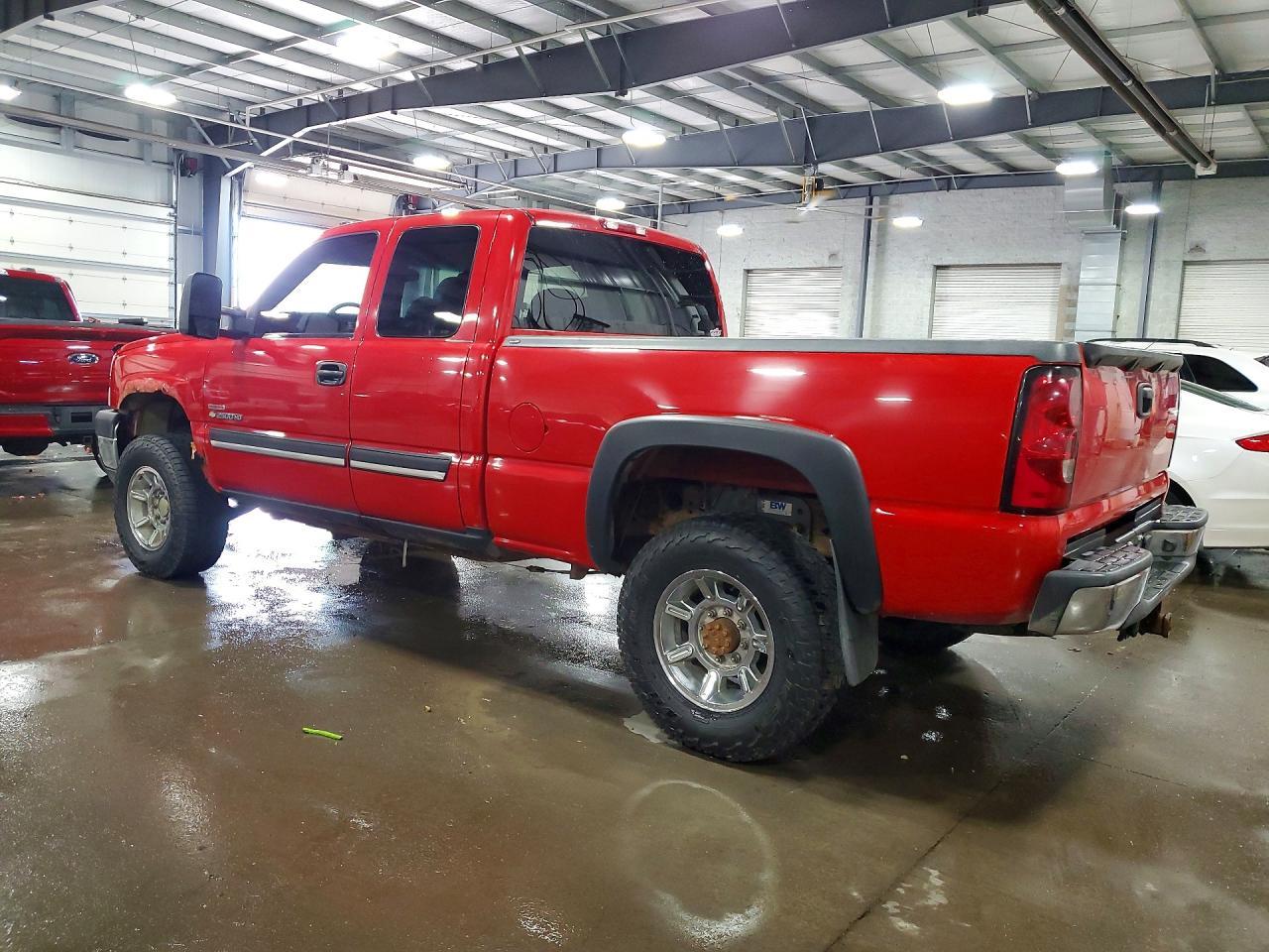 2004 Chevrolet Silverado K2500 Heavy Duty - Фото 2