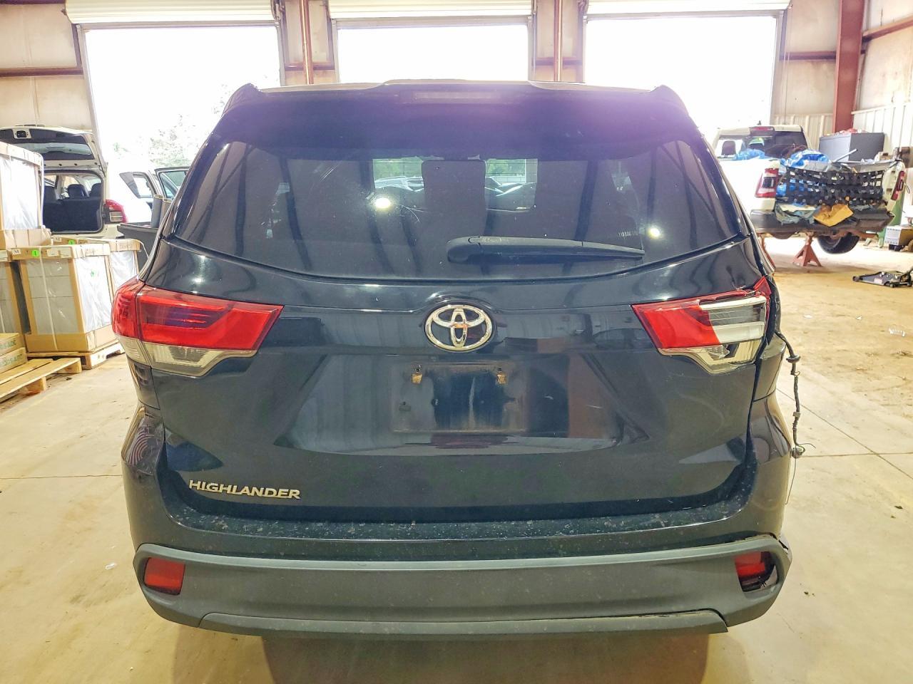 2019 Toyota Highlander Le - Фото 6
