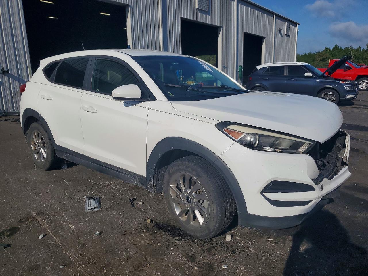 2017 Hyundai Tucson Se - Фото 4