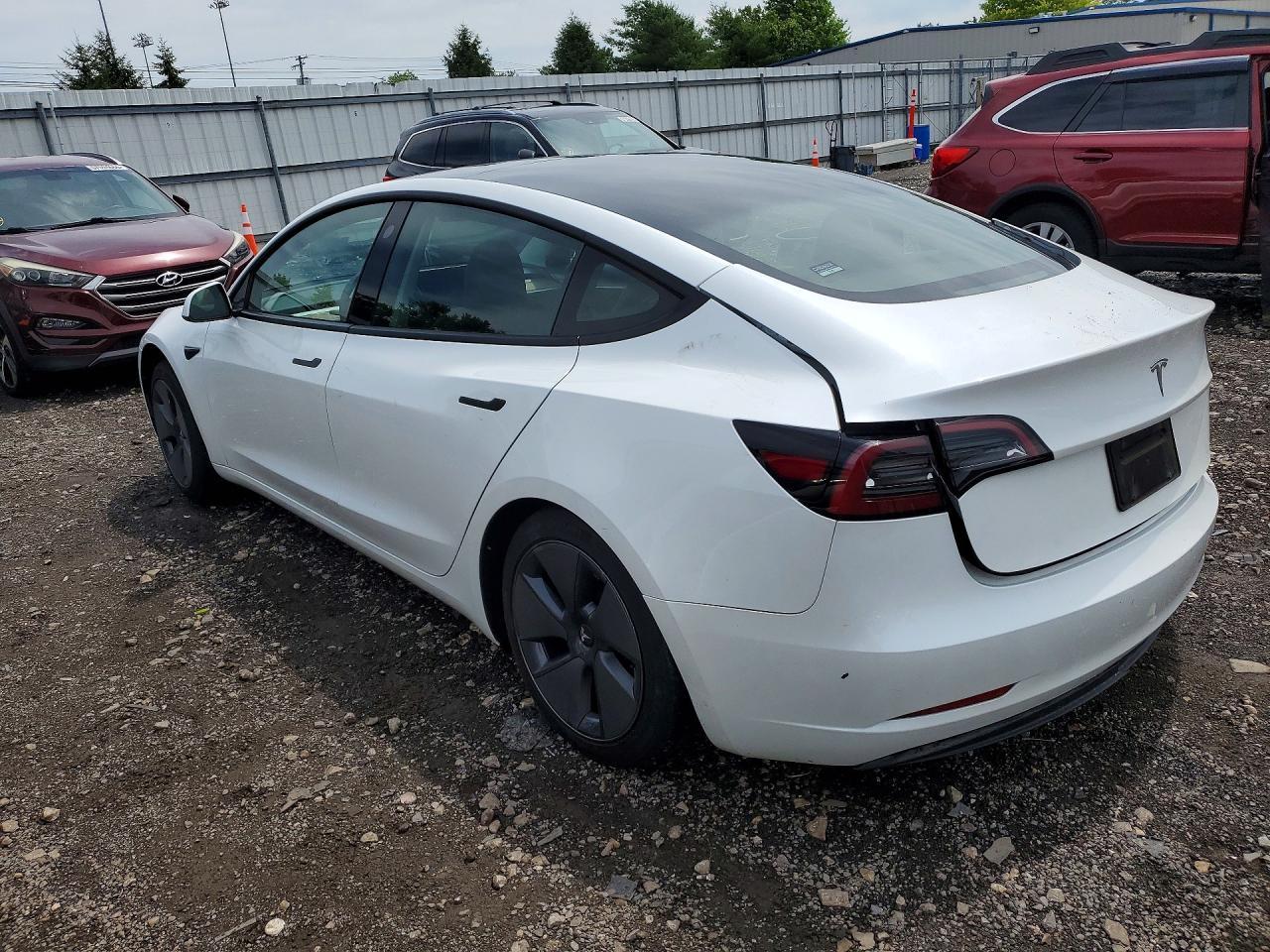 2023 Tesla Model 3 - Фото 2