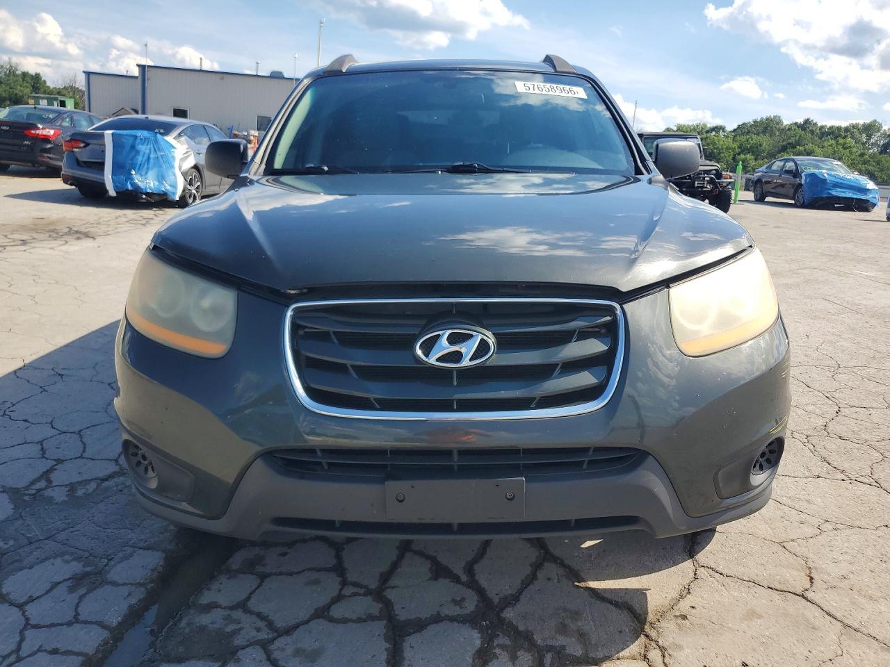 2011 Hyundai Santa Fe Gls - Image 5