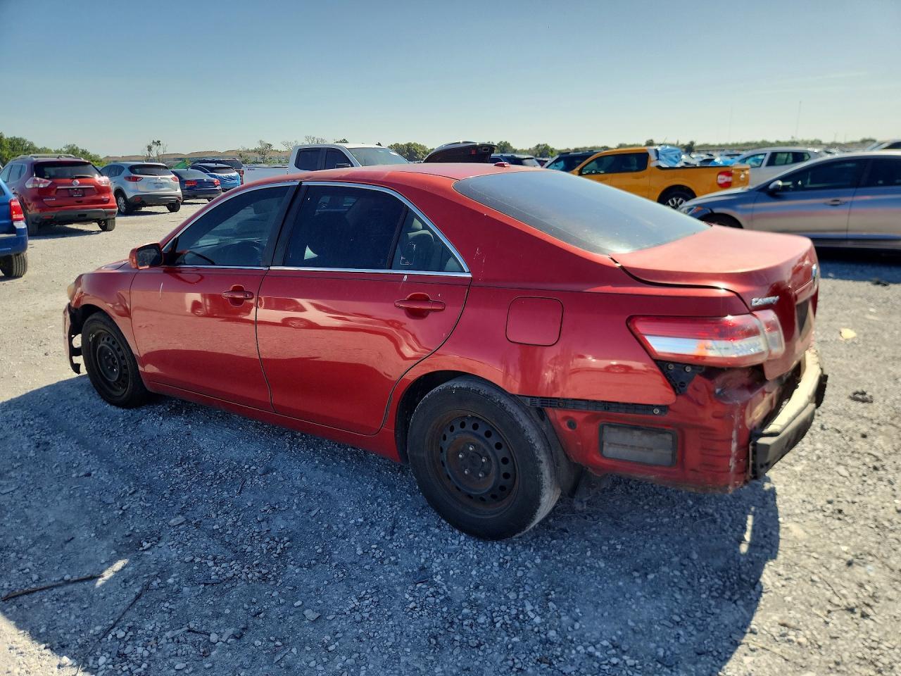 2010 Toyota Camry Le - Фото 2