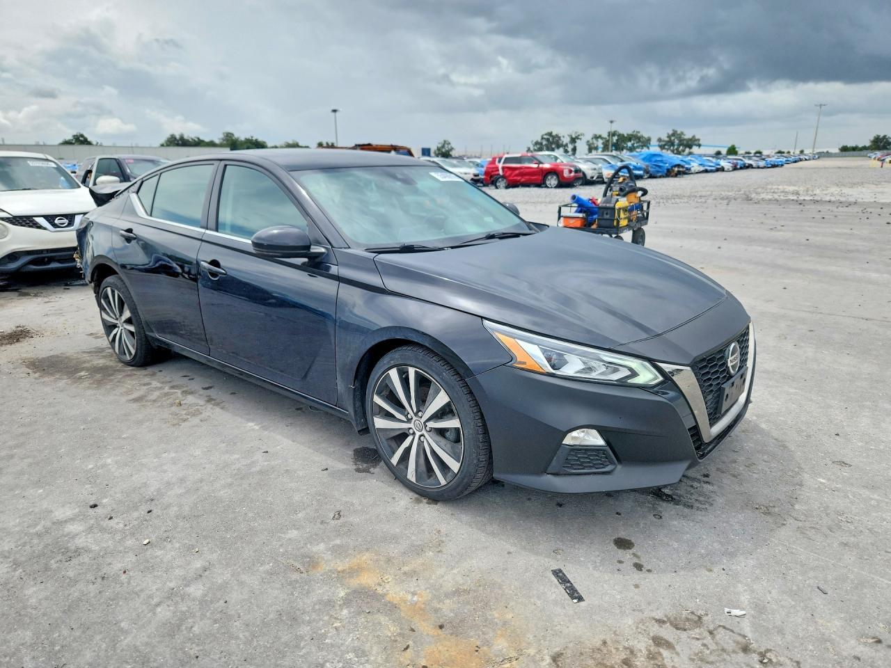 2020 Nissan Altima Sr - Фото 4
