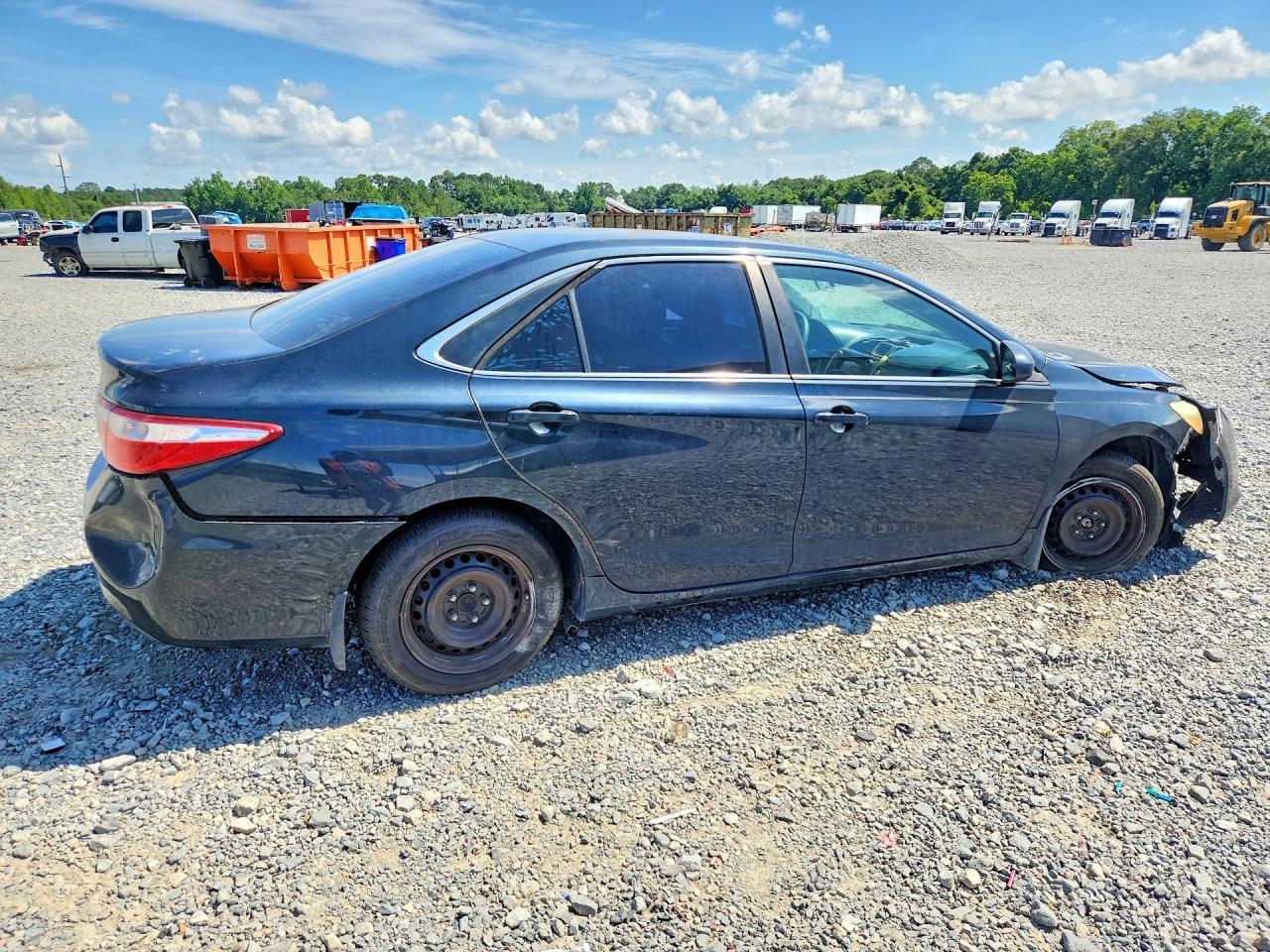 2015 Toyota Camry Le - Image 3