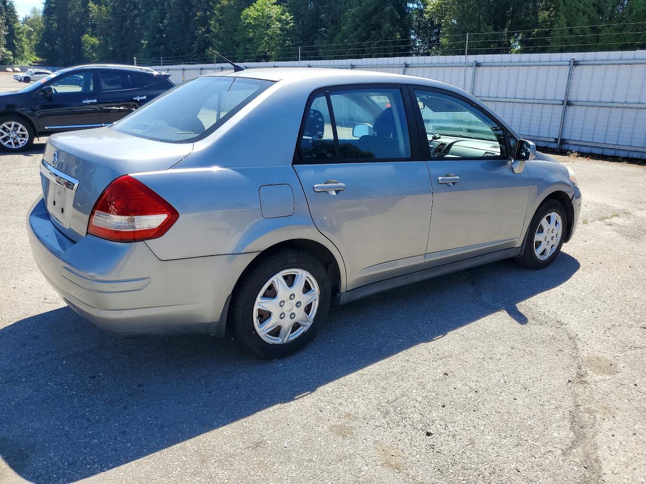 2011 Nissan Versa 1.8 S - Image 3