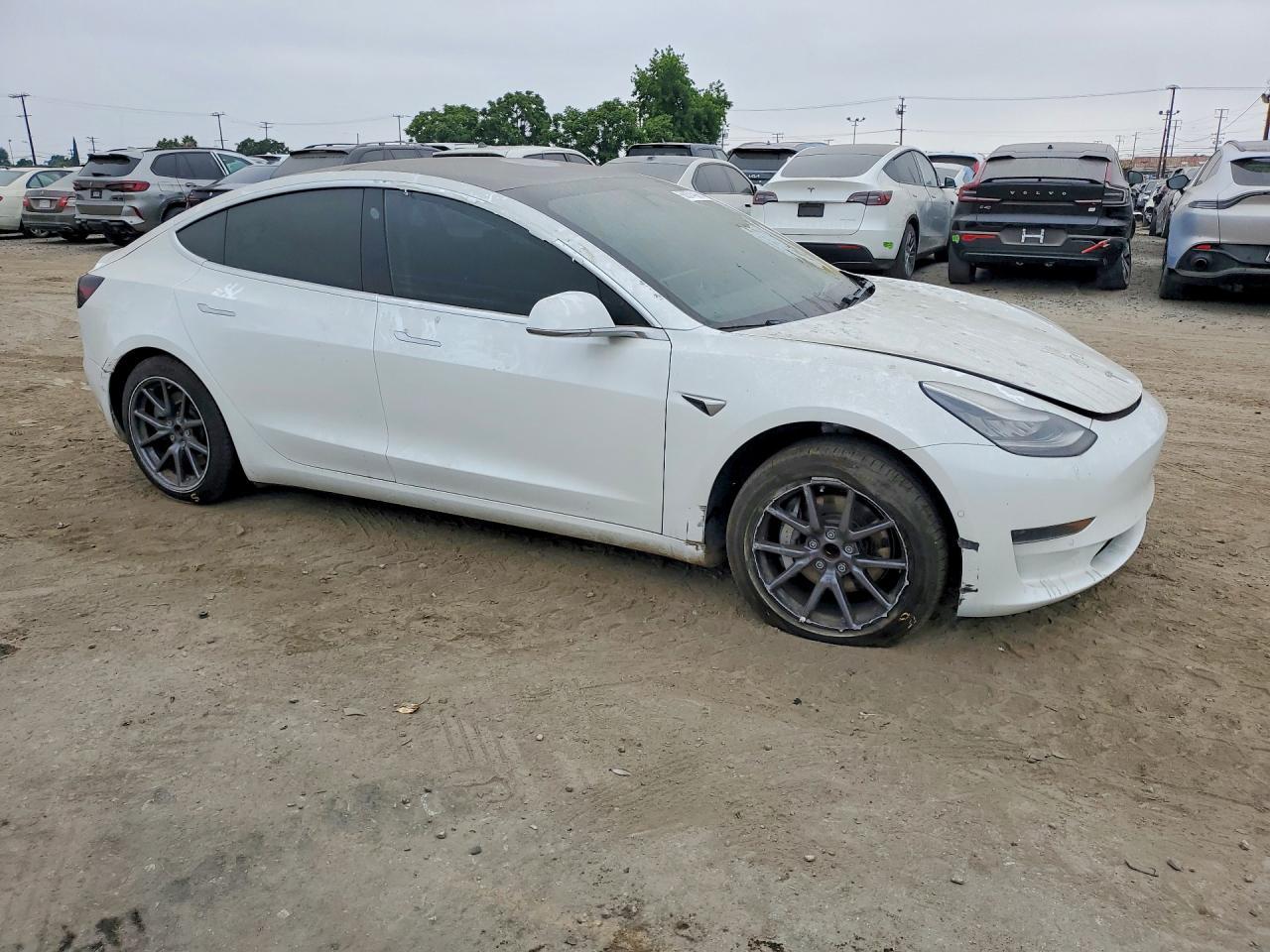 2020 Tesla Model 3 - Фото 4