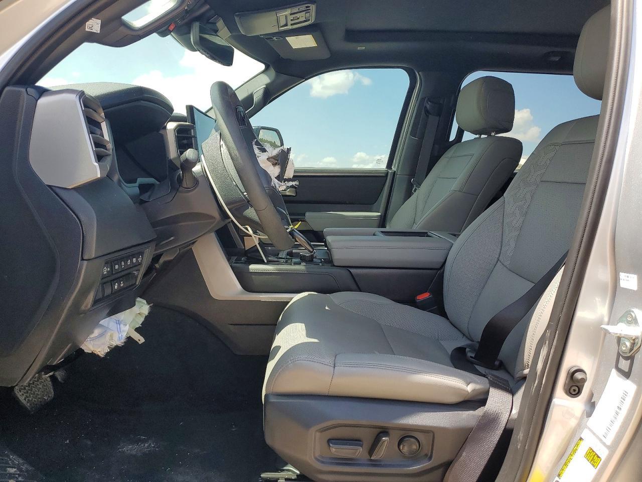 2025 Toyota Tundra - Image 7