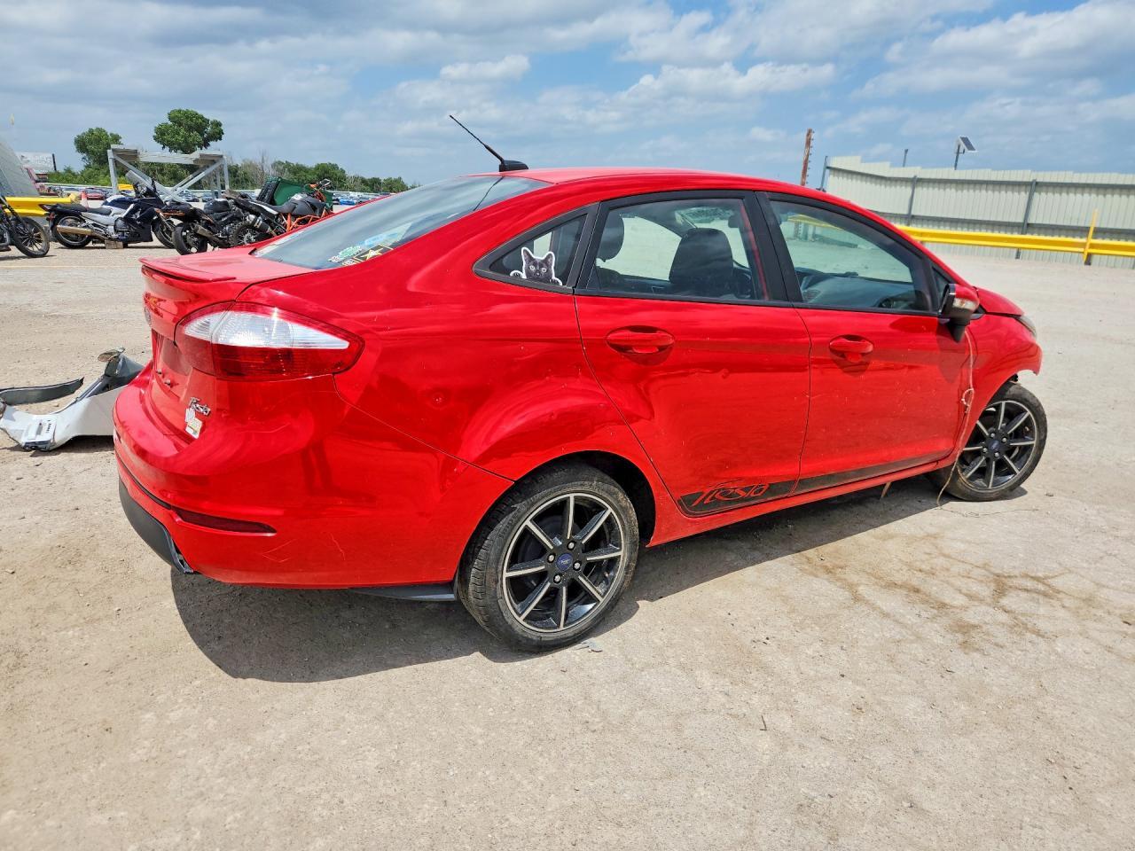 2015 Ford Fiesta Se - Image 3