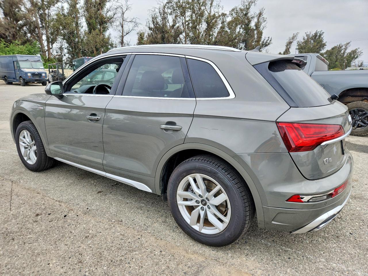 2023 Audi Q5 Premium 45 - Фото 2