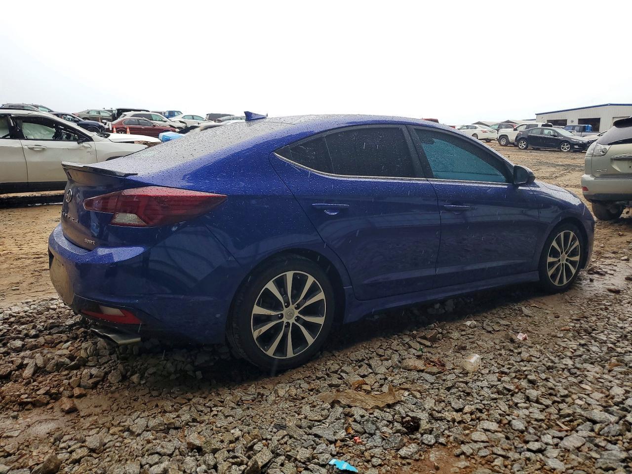 2020 Hyundai Elantra Sport - Фото 3