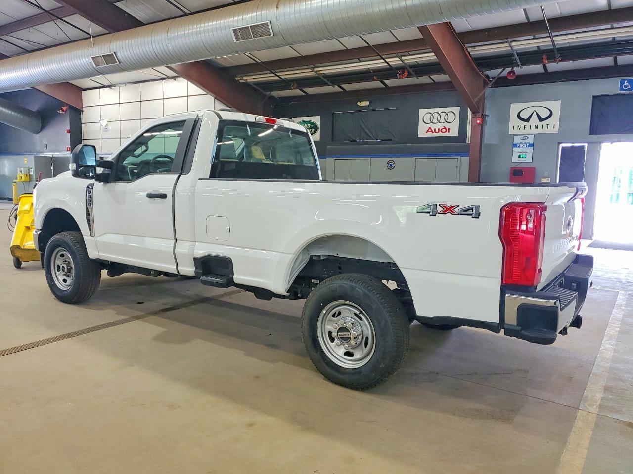 2023 Ford F250 Super Duty - Image 2