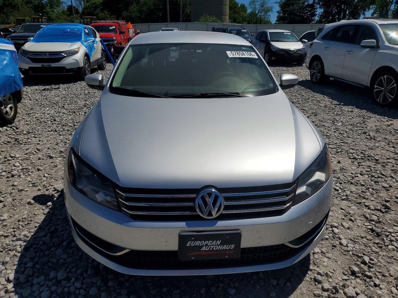 2014 Volkswagen Passat S - Image 5