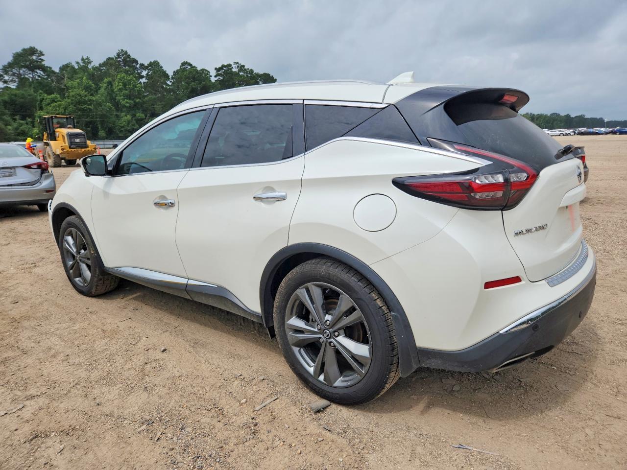 2020 Nissan Murano Platinum - Image 2