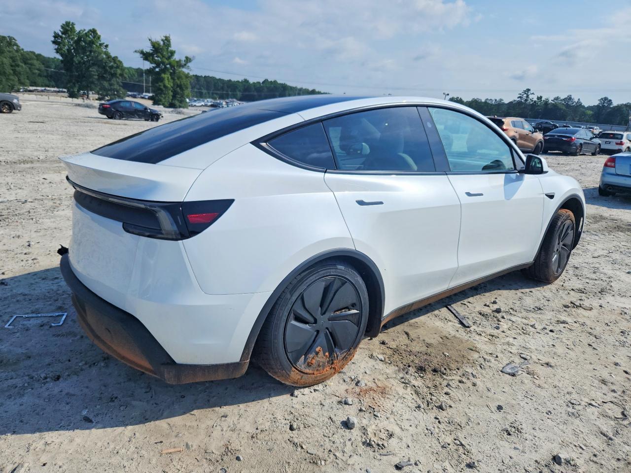 2026 Tesla Y - Фото 3