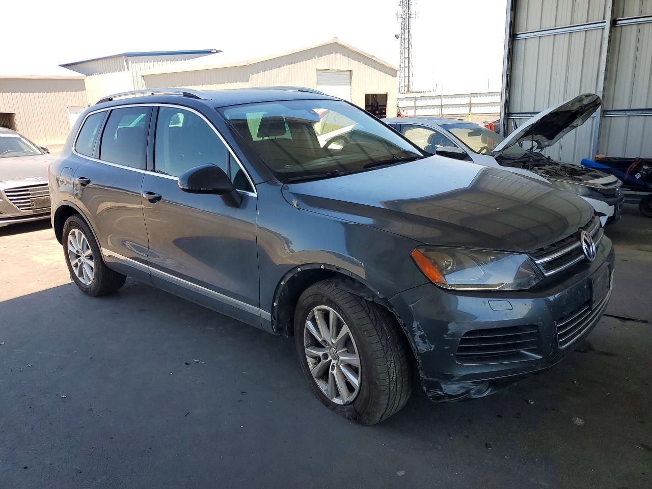 2013 Volkswagen Touareg V6 - Фото 4