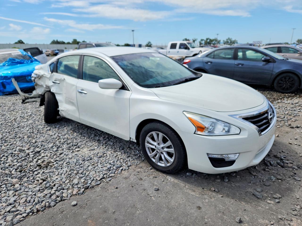 2014 Nissan Altima 2.5 S - Фото 4