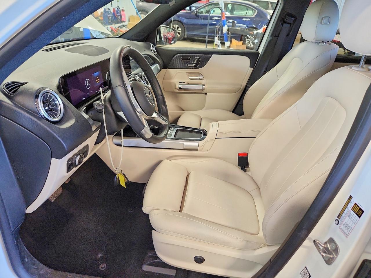 2025 Mercedes-Benz Eqb 300 4Matic - Image 7