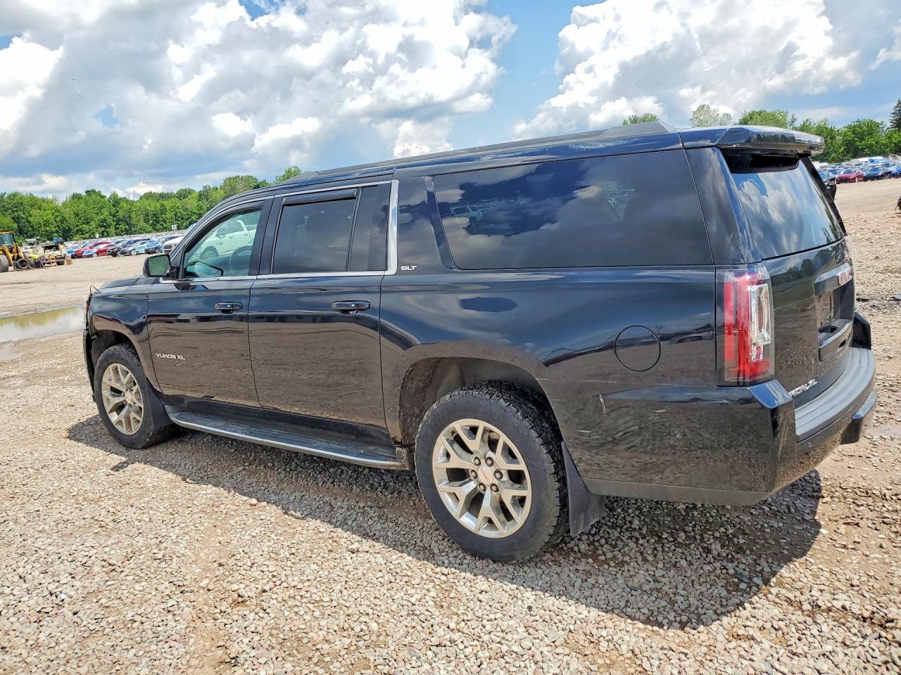 2016 GMC Yukon Xl K1500 Slt - Image 2