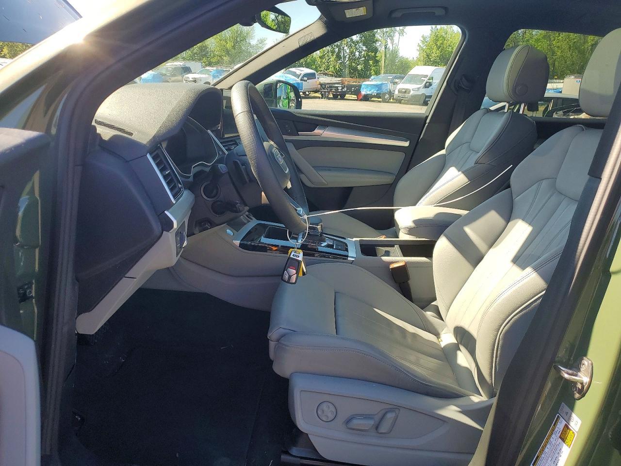 2025 Audi Q5 Premium Plus 45 - Image 7