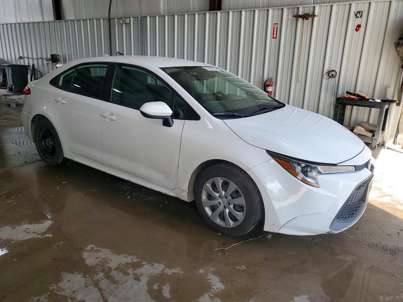 2021 Toyota Corolla Le - Image 4