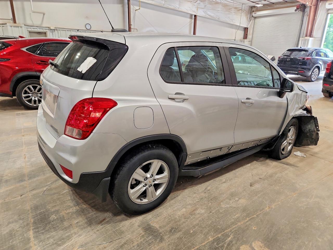 2018 Chevrolet Trax Ls - Image 3