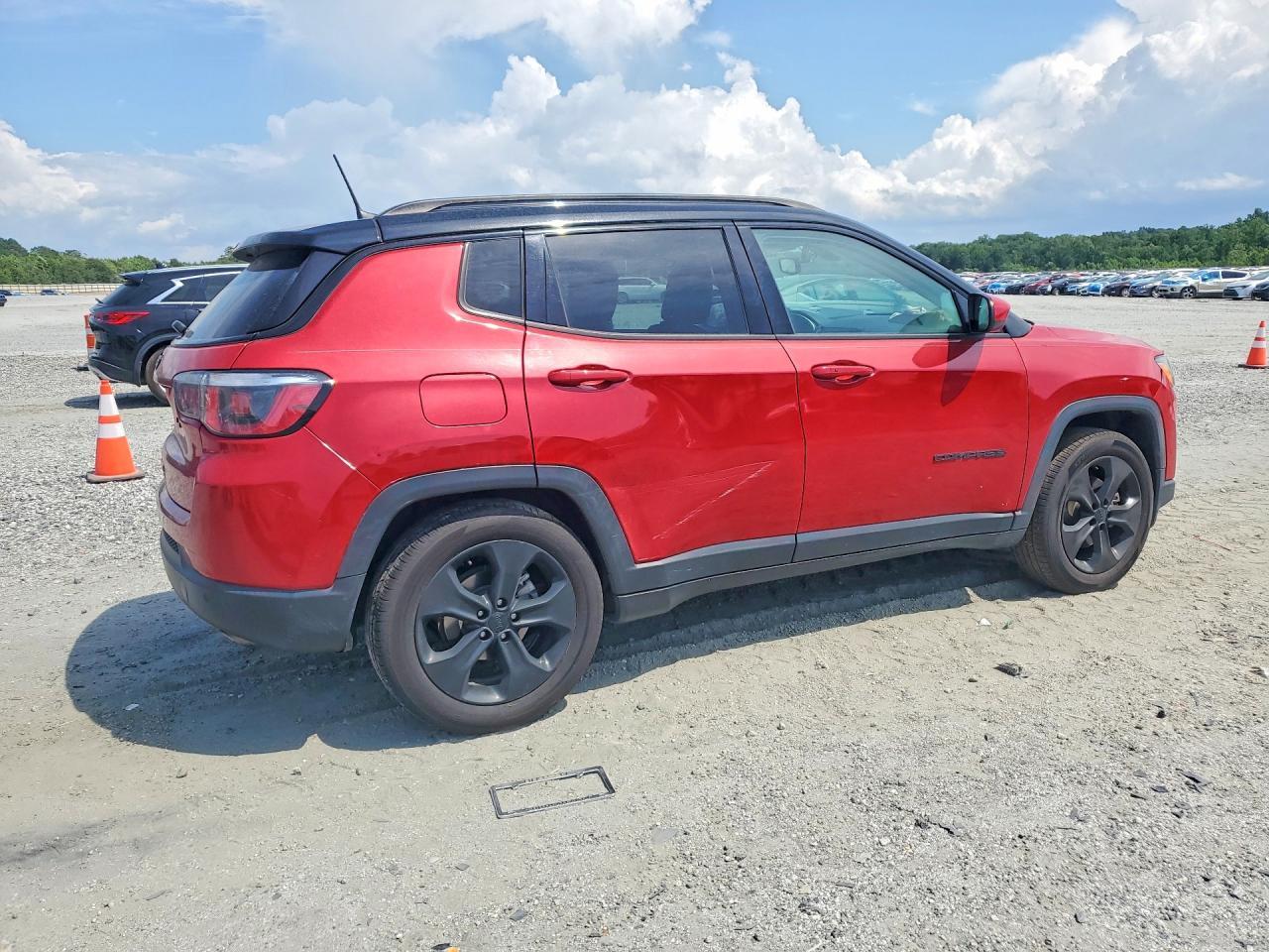 2019 Jeep Compass Latitude - Image 3