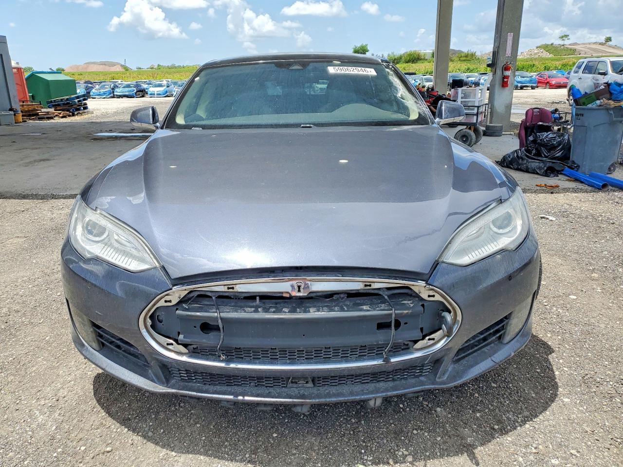 2016 Tesla Model S - Image 5