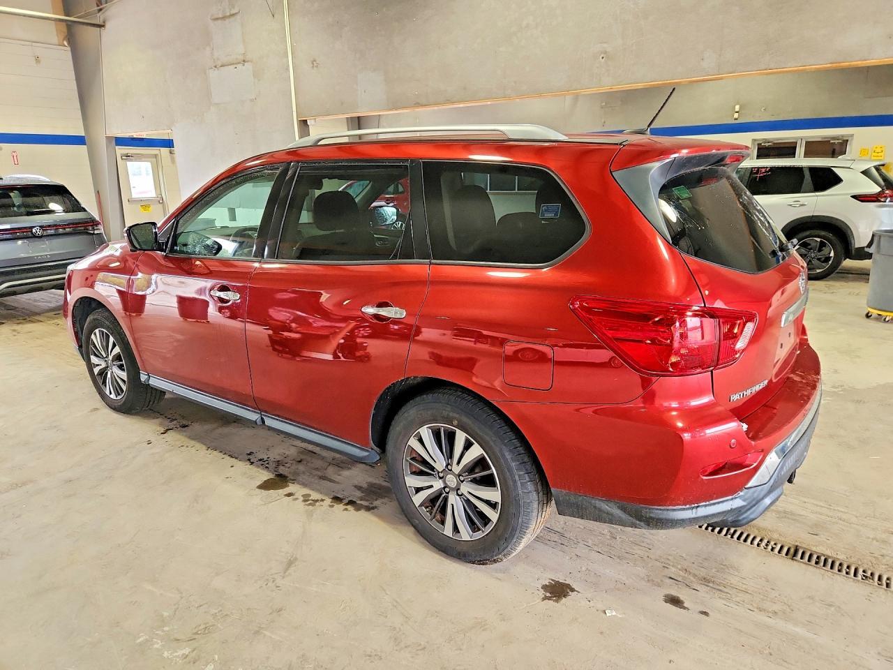 2017 Nissan Pathfinder Sl - Image 2