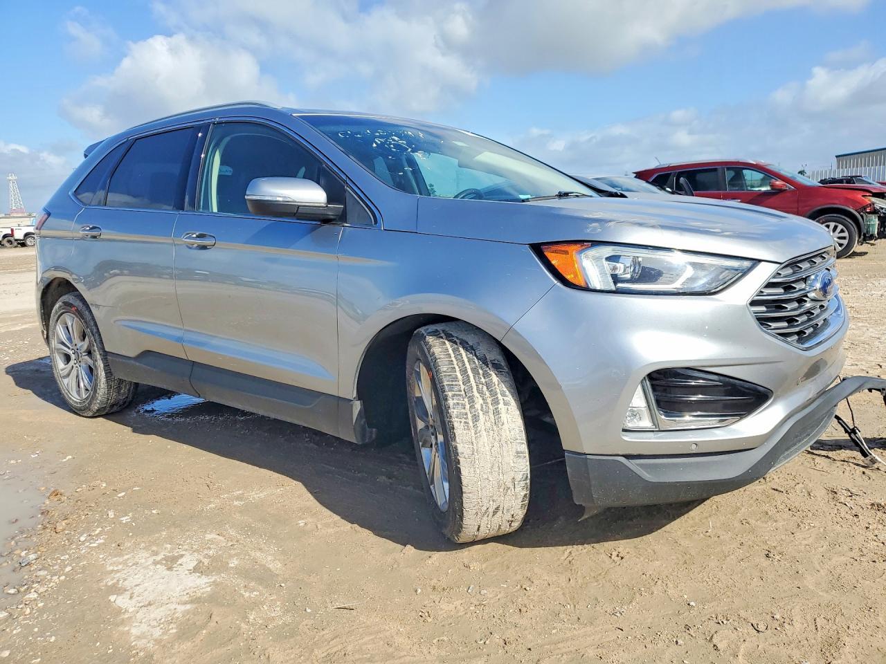 2020 Ford Edge Titanium - Image 4