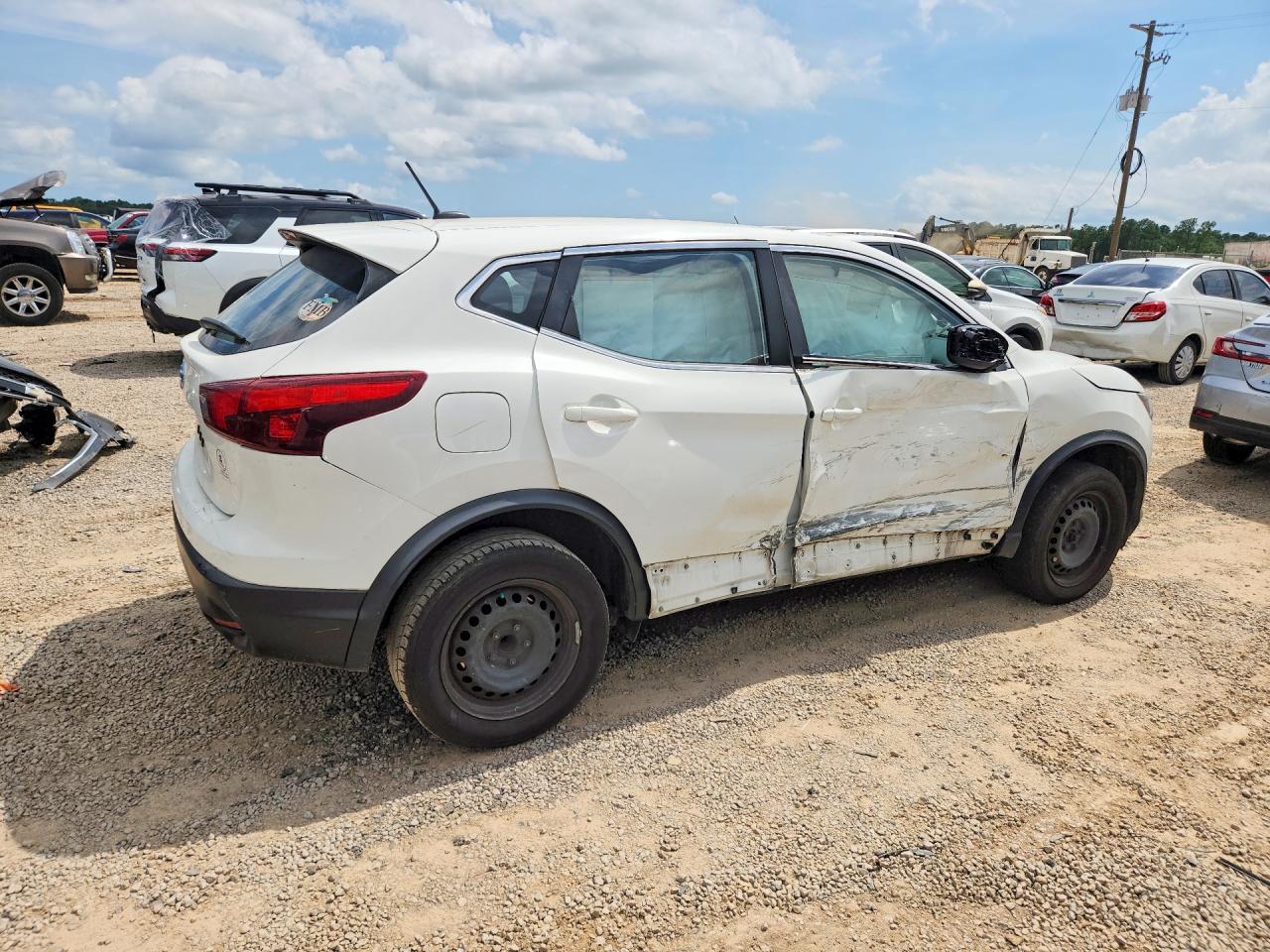 2018 Nissan Rogue Sport S - Фото 3