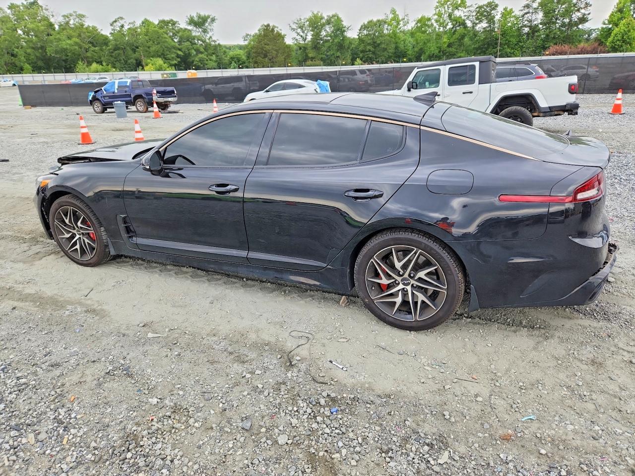 2023 Kia Stinger Gt Line - Image 2