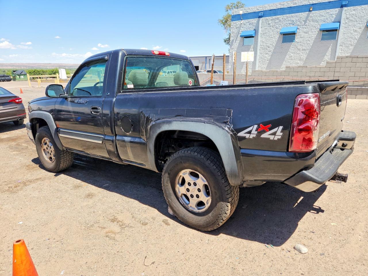 2003 Chevrolet Silverado K1500 - Image 2