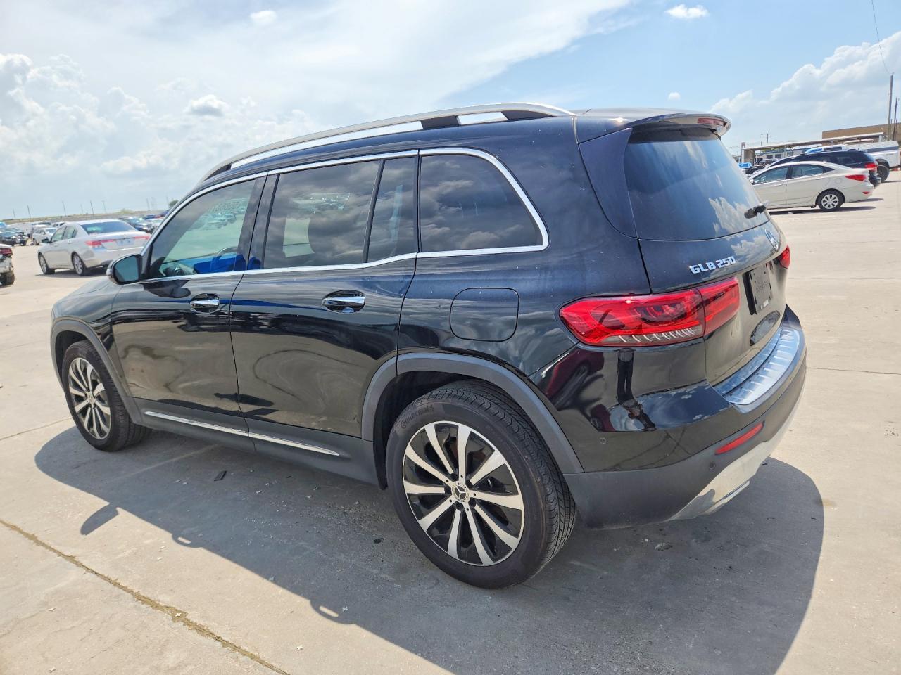 2021 Mercedes-Benz Glb 250 - Image 2