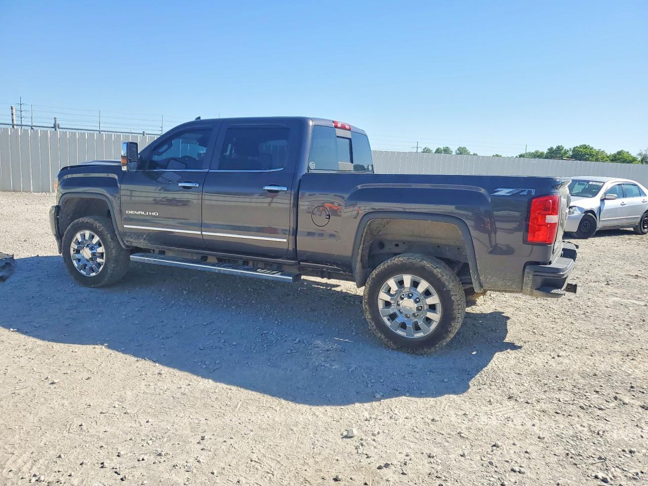 2015 GMC Sierra K2500 Denali - Фото 2