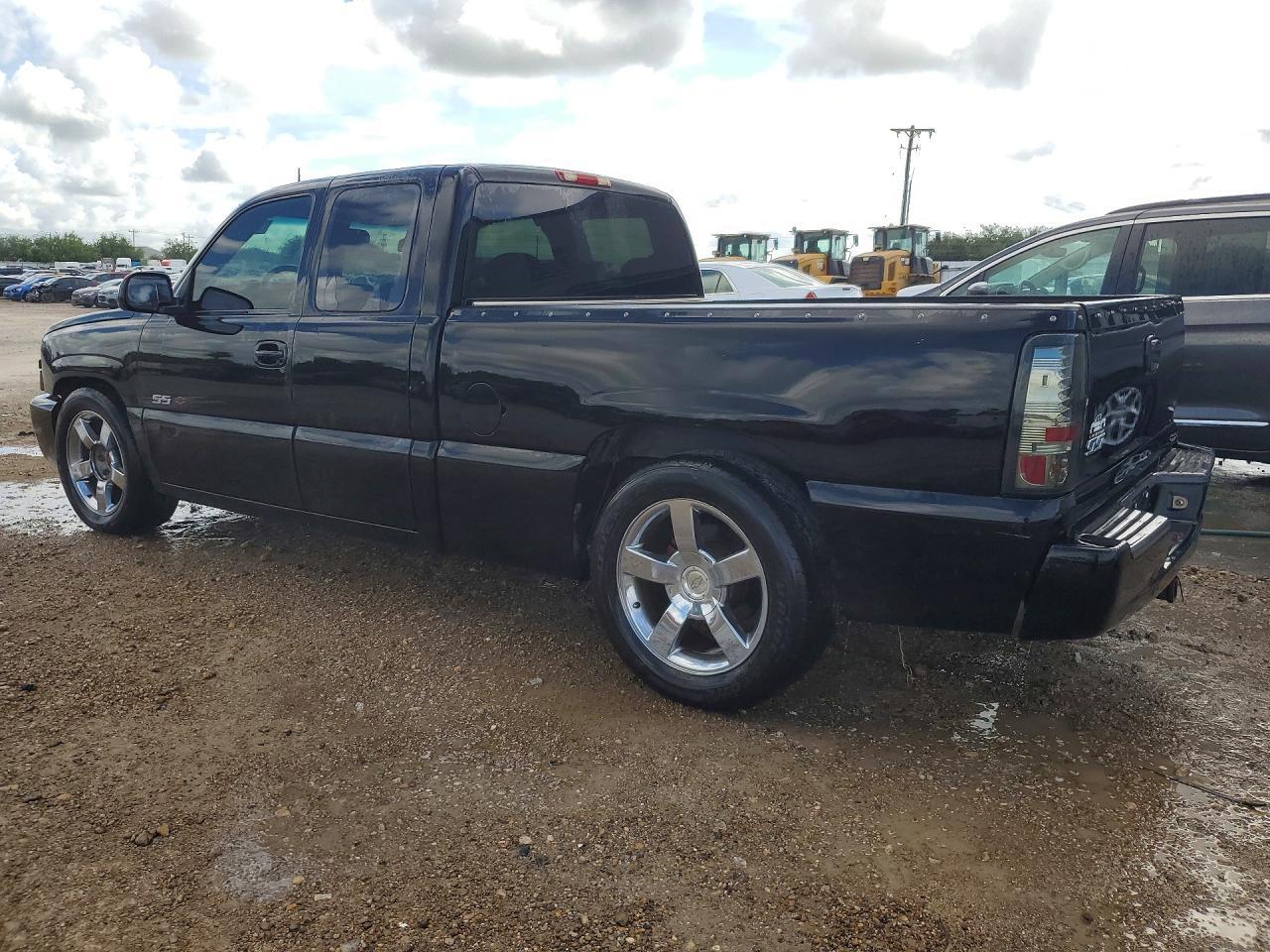 2003 Chevrolet Silverado K1500 - Фото 2