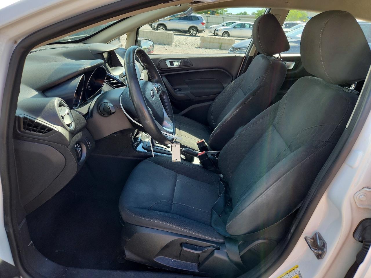 2015 Ford Fiesta Se - Image 7