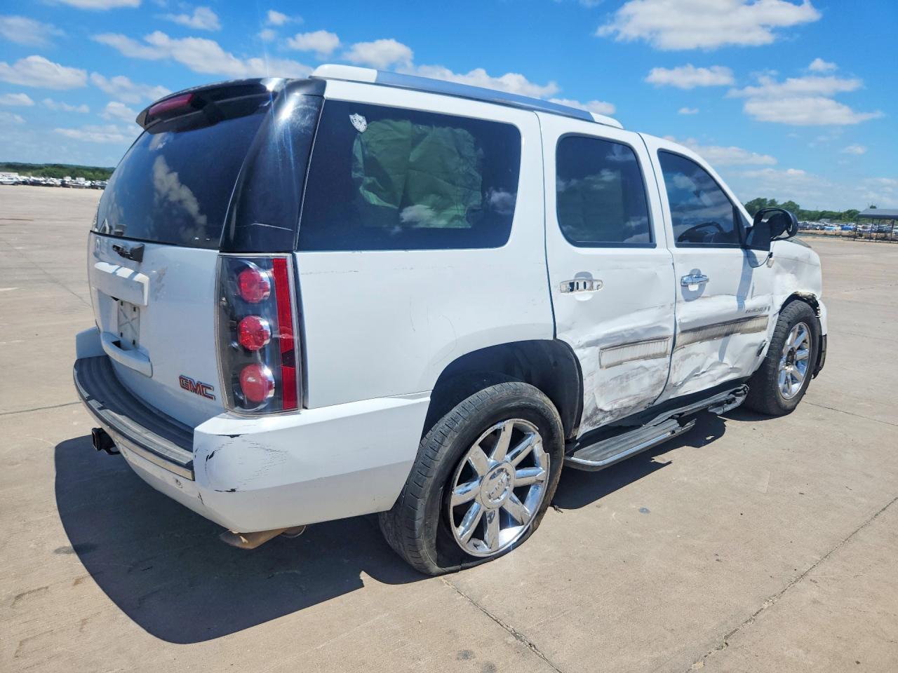 2007 GMC Yukon Denali - Фото 3