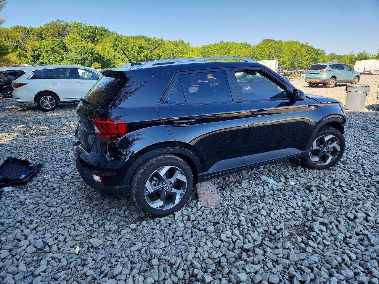 2024 Hyundai Venue Sel - Image 3