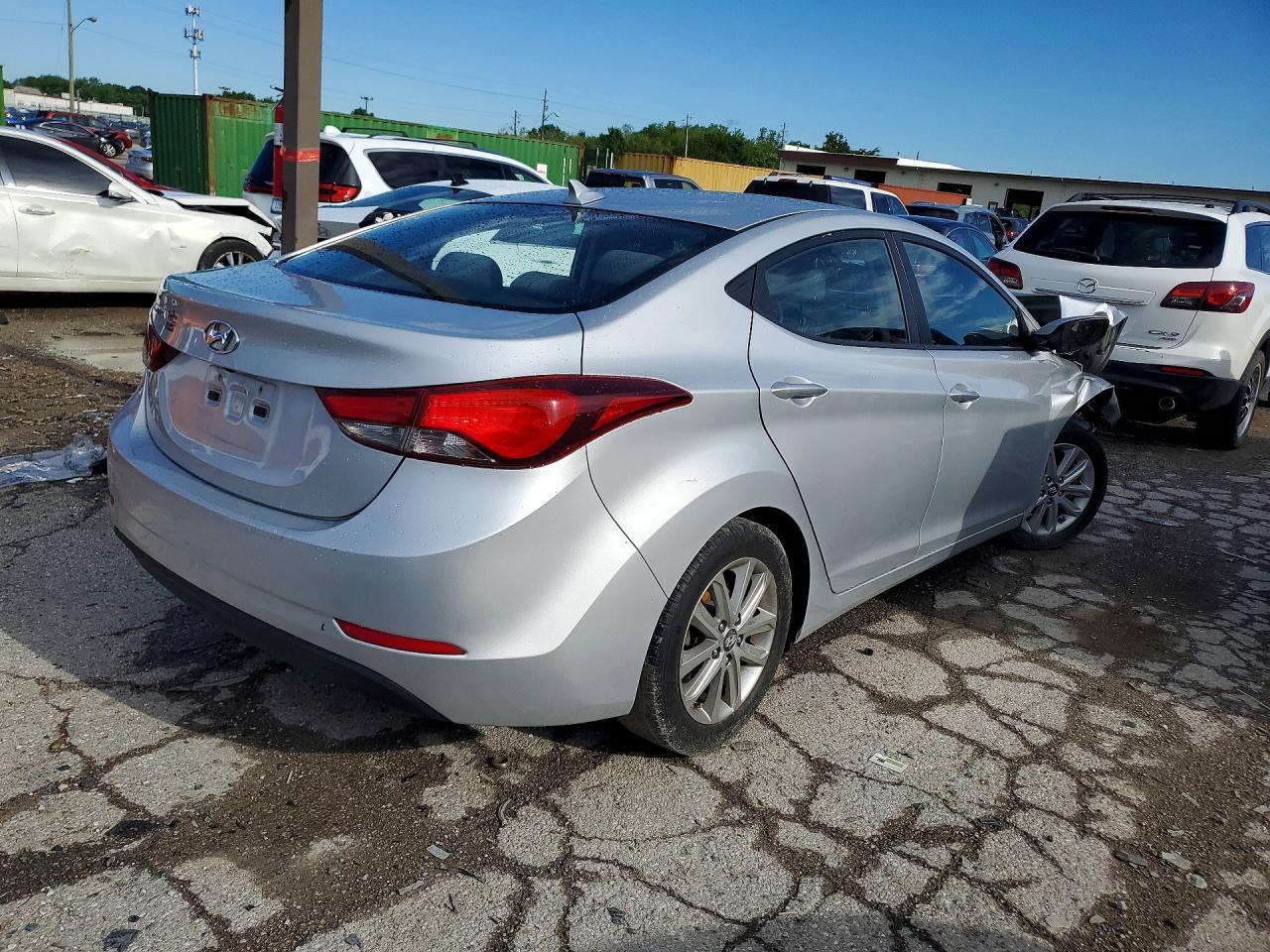 2015 Hyundai Elantra Se - Фото 3