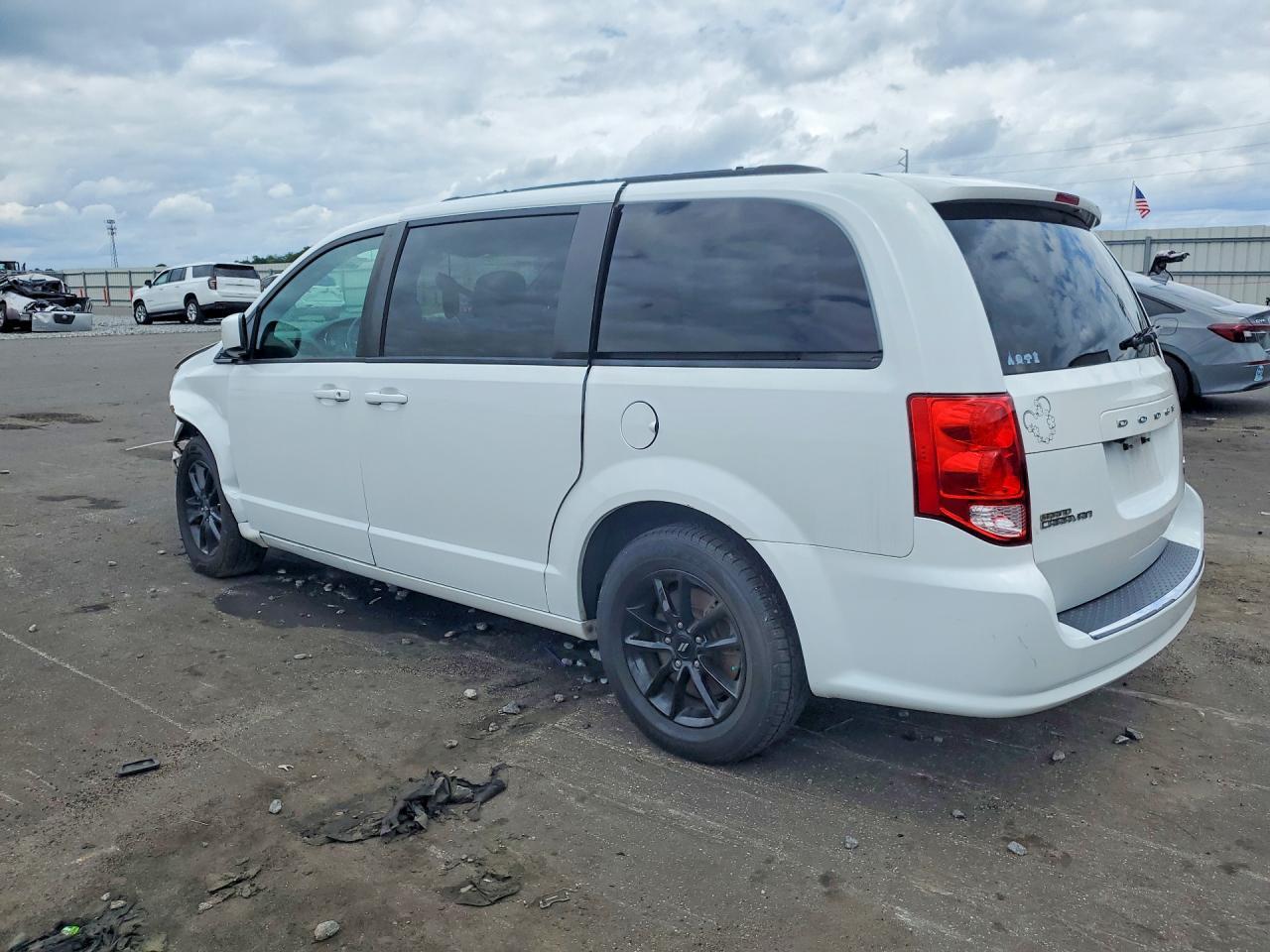 2019 Dodge Grand Caravan Gt - Фото 2