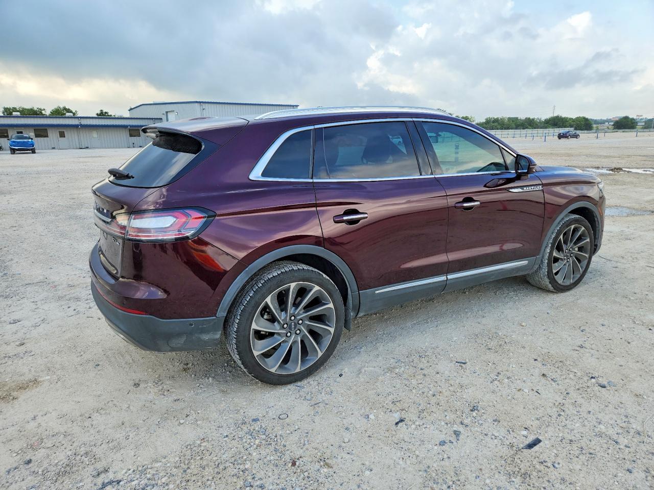 2020 Lincoln Nautilus Reserve - Image 3