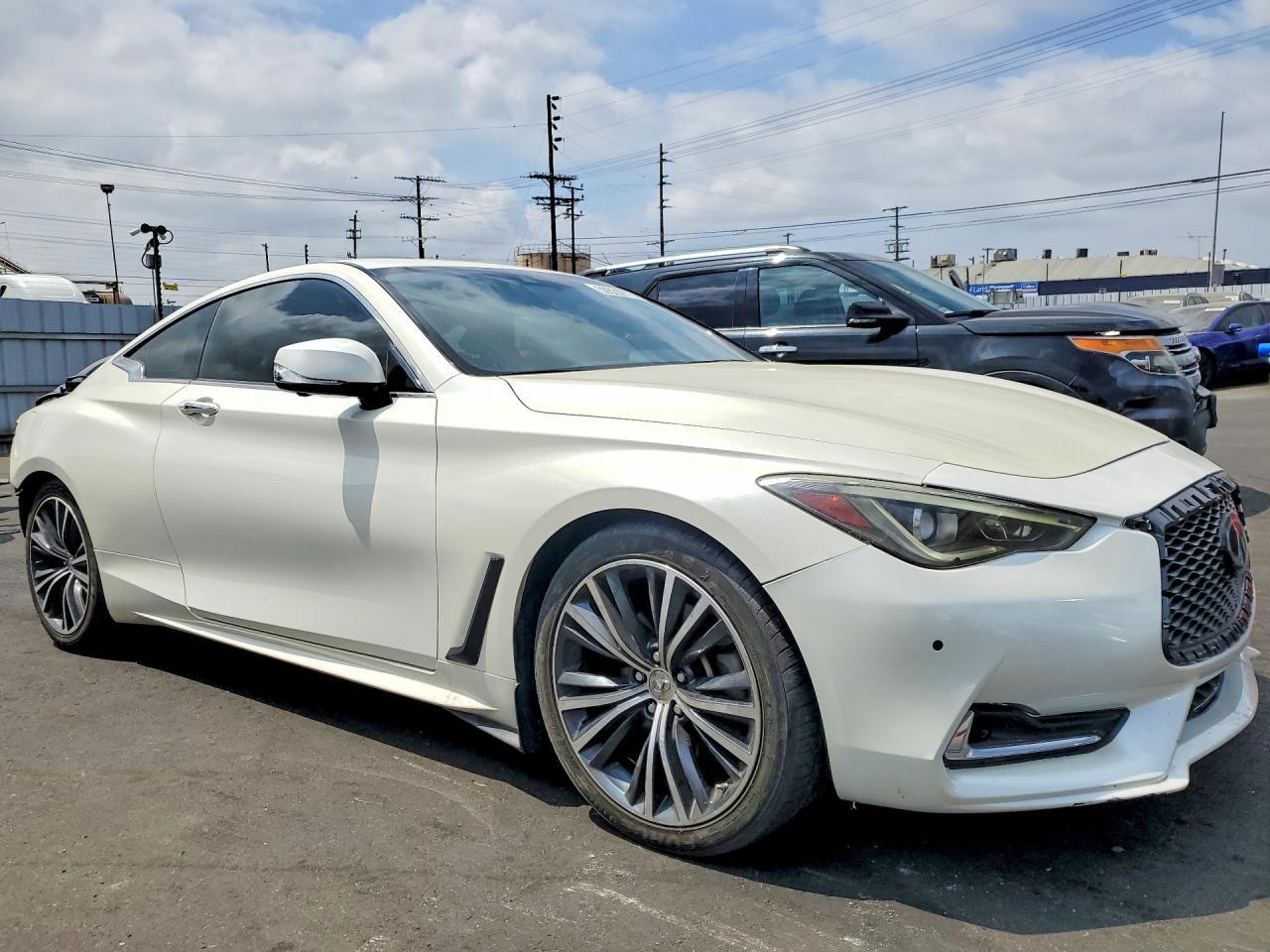 2019 Infiniti Q60 3.0T Luxe - Фото 4
