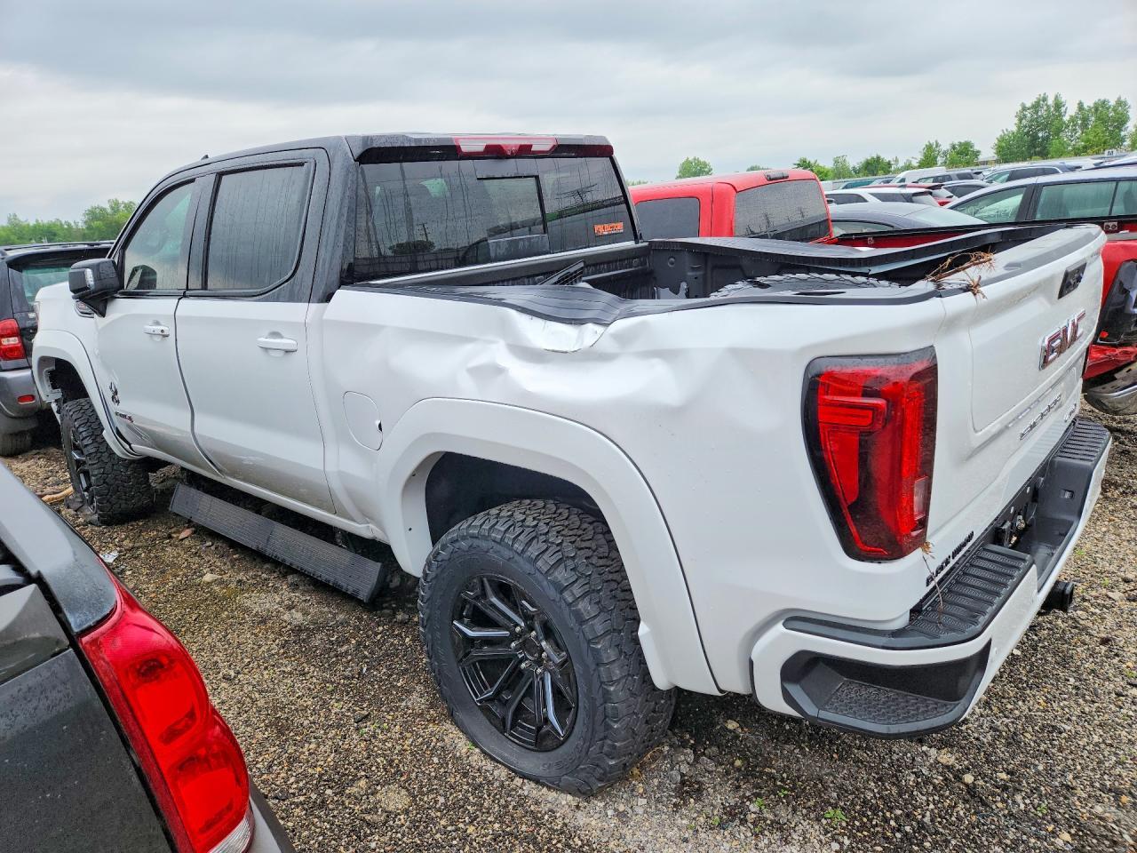 2025 GMC Sierra K1500 At4 - Фото 2