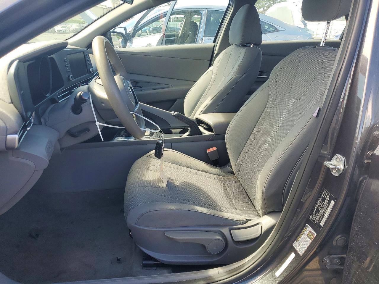 2021 Hyundai Elantra Se - Фото 7